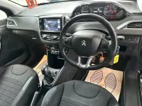 Second-hand Peugeot 208 Allure 82 CP (60 kW) 2015 Negru Hatchback