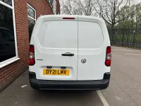 Used Vauxhall Combo Edition 100 HP (73 kW) 2021 White MPV