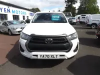 Used Toyota HiLux Active 150 HP (110 kW) 2021 White Pickup