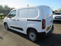 Second-hand Vauxhall Combo 100 CP (73 kW) 2021 Alb Van