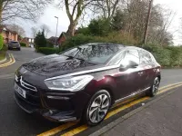 Usado Citroën DS5 120 CV (88 kW) 2015 Púrpura Utilitario