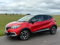 Used Renault Captur Iconic 90 HP (66 kW) 2018 Red/black SUV