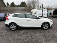 Begagnad Volvo V40 SE 115 HK (84 kW) 2015 Vit Halvkombi