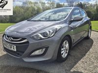 Usado Hyundai i30 Active 110 HP (80 kW) 2013 Cinzento Citadino