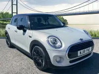 Usado Mini Cooper Hatch 136 HP (100 kW) 2018 Prateado Citadino