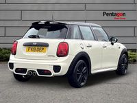 Used Mini Cooper S Sport 188 HP (138 kW) 2019 White Hatchback