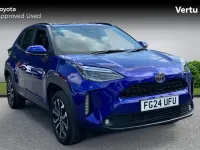 Used Toyota Yaris Hybrid Design 116 HP (85 kW) 2024 Blue Estate