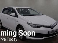 Used Toyota Auris 136 HP (100 kW) 2018 White Hatchback