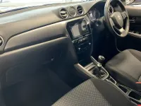 Käytetty Suzuki Vitara SZ-T 129 HP (94 kW) 2023 Hopea Katumaasturi