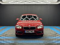 Begagnad BMW 118 2018 Röd Halvkombi