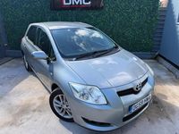 Used Toyota Auris 101 HP (74 kW) 2009 Silver Hatchback