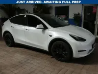 Begagnad Tesla Model Y Long Range AWD 282 kW (384 HK) 2022 Vit SUV