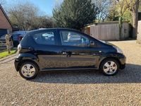 Used Toyota Aygo 67 HP (49 kW) 2010 Black Hatchback
