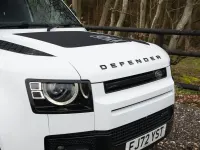 Used Land Rover Defender Dynamic 350 HP (257 kW) 2022 White Estate