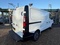 Second-hand Vauxhall Vivaro 95 CP (69 kW) 2018 Alb Monovolum