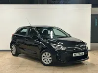 Usado Kia Rio 76 HP (55 kW) 2017 Preto Citadino