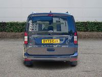 Usado Ford Tourneo Titanium 2023 Azul Familiar
