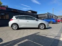 Usado Toyota Auris 2014 Prateado Citadino