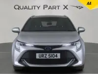 Usado Toyota Corolla 2023 Plateado Familiar