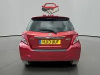Used Toyota Yaris SR 101 HP (74 kW) 2013 Red Hatchback