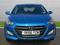 Begagnad Hyundai i30 SE 110 HK (80 kW) 2016 Blå Halvkombi