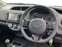 Used Toyota Yaris 111 HP (81 kW) 2019 Red Hatchback