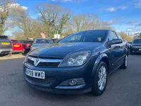 Usado Vauxhall Astra Design Edition 138 HP (101 kW) 2009 Azul Citadino
