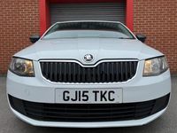 Used Skoda Octavia 2015 White Hatchback