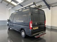 Begagnad Peugeot Boxer 130 HK (95 kW) 2019 Svart Van