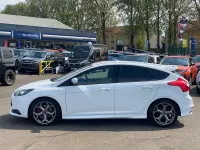 Used Ford Focus ST 247 HP (181 kW) 2013 White Hatchback