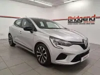 Used Renault Clio V Evolution 90 HP (66 kW) 2023 Silver Hatchback