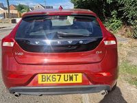 Used Volvo V40 Momentum 190 HP (139 kW) 2017 Red Estate