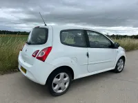 Used Renault Twingo Dynamique 75 HP (55 kW) 2012 White Hatchback