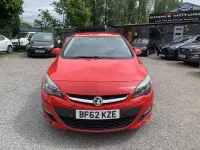 Second-hand Vauxhall Astra 2012 Roșu Hatchback