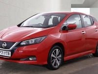 Usado Nissan Leaf Acenta 110 kW (150 HP) 2022 Vermelho Citadino