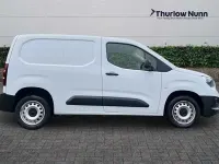 Usado Vauxhall Combo S 100 HP (73 kW) 2023 Branco Van