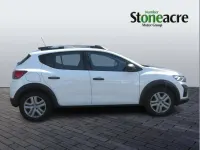 Used Dacia Sandero Essentiel 99 HP (72 kW) 2022 White Hatchback