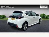 Used Toyota Yaris Hybrid 114 HP (83 kW) 2024 White Hatchback