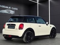 Używany Mini Cooper Hatch 136 KM (100 kW) 2018 Biały Hatchback