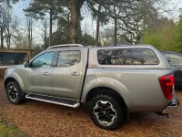 Usado Nissan Navara Tekna 190 CV (139 kW) 2021 Gris Pickup/Camioneta