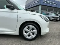 Used Suzuki Swift 2024 White Hatchback