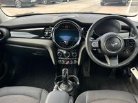 Begagnad Mini Cooper Classic 134 HK (98 kW) 2023 Blå Halvkombi