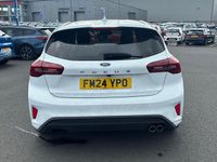 Used Ford Focus Titanium 125 HP (91 kW) 2017 White Hatchback