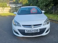 Used Vauxhall Astra SRi 115 HP (84 kW) 2012 White Hatchback