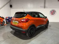 Used Renault Captur Dynamique 90 HP (66 kW) 2015 Orange/black SUV