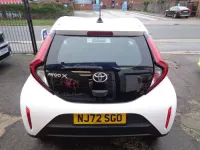 Used Toyota Aygo X PURE 72 HP (52 kW) 2022 White SUV