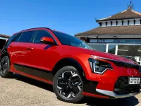 Begagnad Kia e-Niro 150 kW (204 HK) 2022 Orange SUV