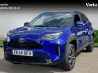 Used Toyota Yaris Hybrid Design 116 HP (85 kW) 2024 Blue Estate