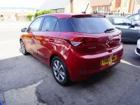 Used Hyundai i20 Premium 100 HP (73 kW) 2017 Red Hatchback