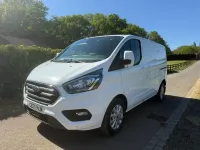 Usado Ford Transit Custom Limited 130 CV (95 kW) 2021 Blanco Van